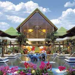 Universal''s Loews Royal Pacific Resort 1
